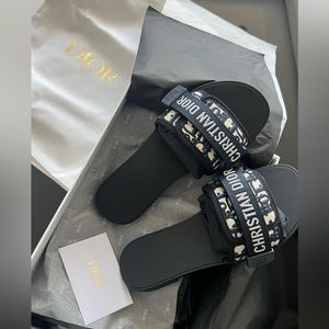 Brand new Women Dior Slides. Never worn!